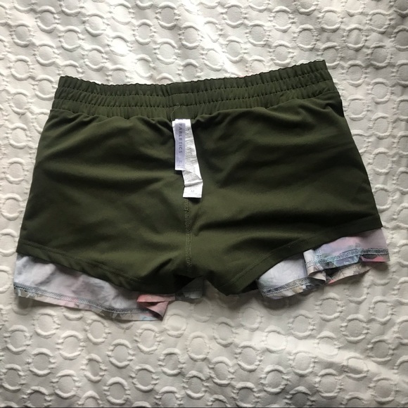 Fabletics Shorts with pockets in Secret Garden Print sz. M - Picture 9 of 10